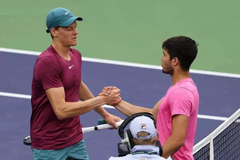 يانيك سينر يحقق لقبه الأول في ويمبلدون ويثأر من ألكاراز